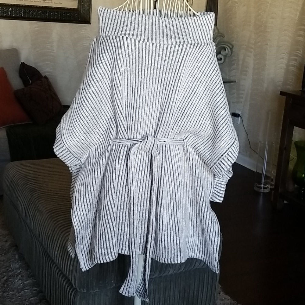 Azz poncho NWT